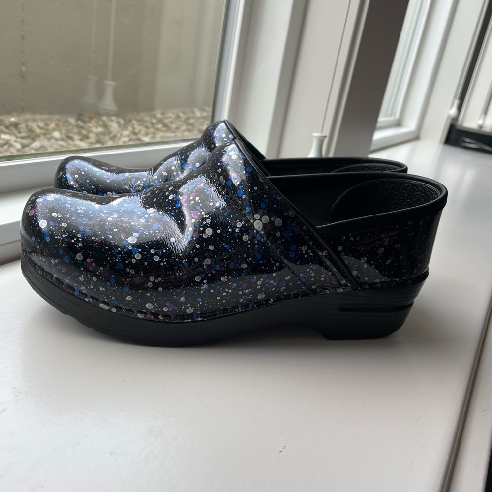 DANSKO Women’s Clog Slip-On. Colored Dots. Size 6.5-7 standard width.